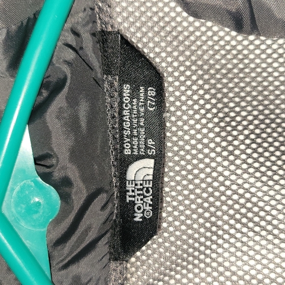 The north face windbreaker jacket - Picture 3 of 5